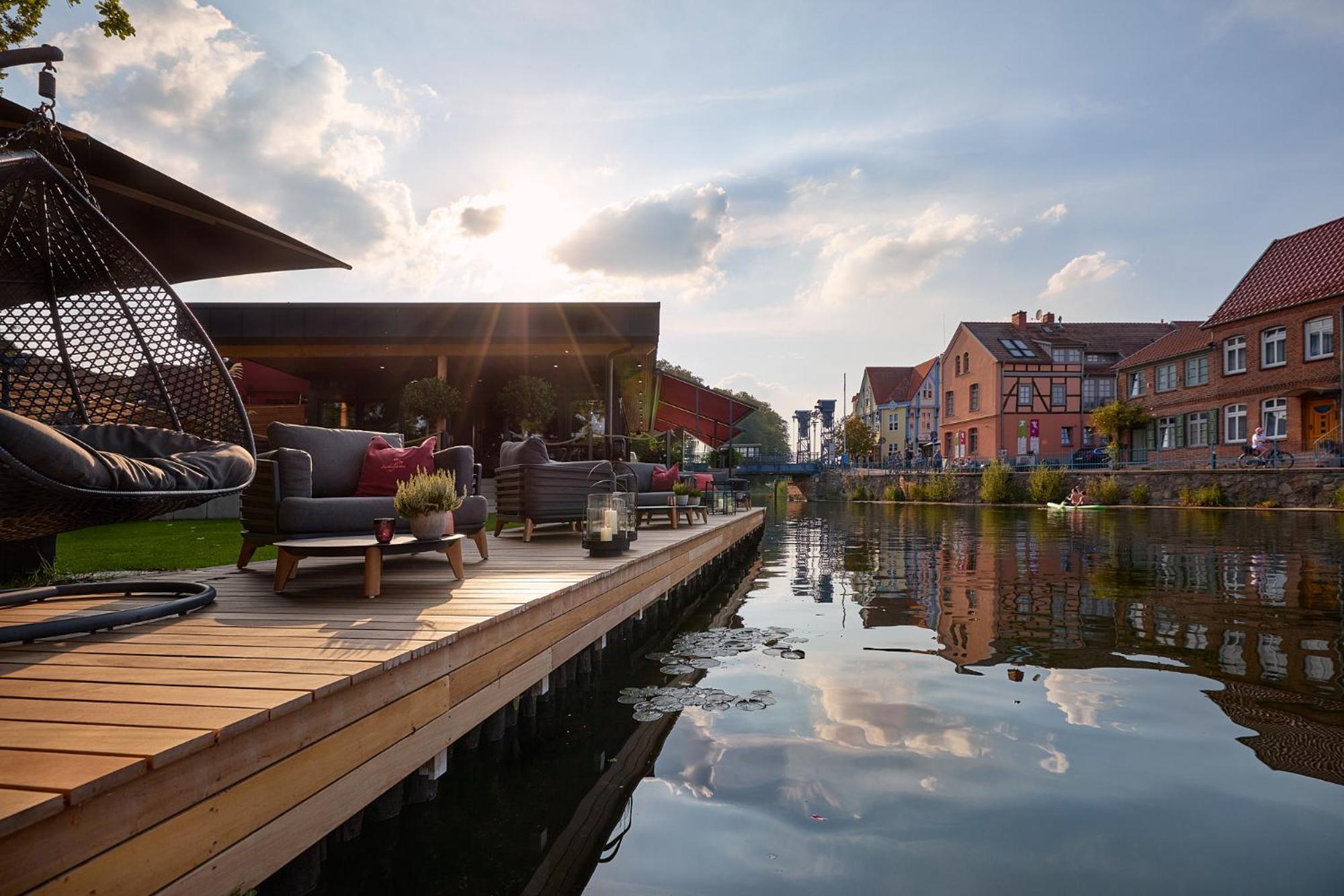 Hotel & Restaurant Fackelgarten Plau Am See Exterior photo